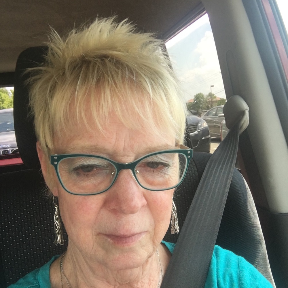 Meet your Posher, Pam